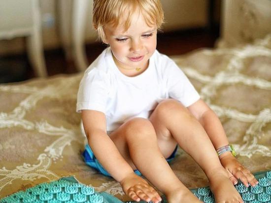 Akupresūras paklājiņa izmantošana bērniem – sākumā piesardzīga, bet droša